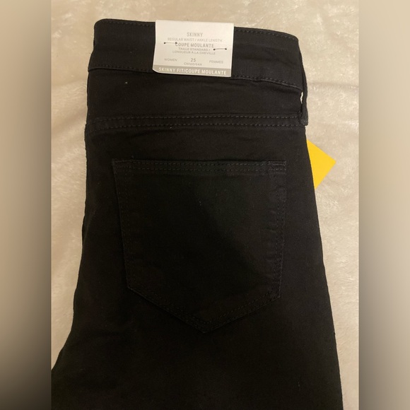 H&M Black Skinny Jeans, Size 25 W / NEW WITH TAGS - Picture 2 of 8